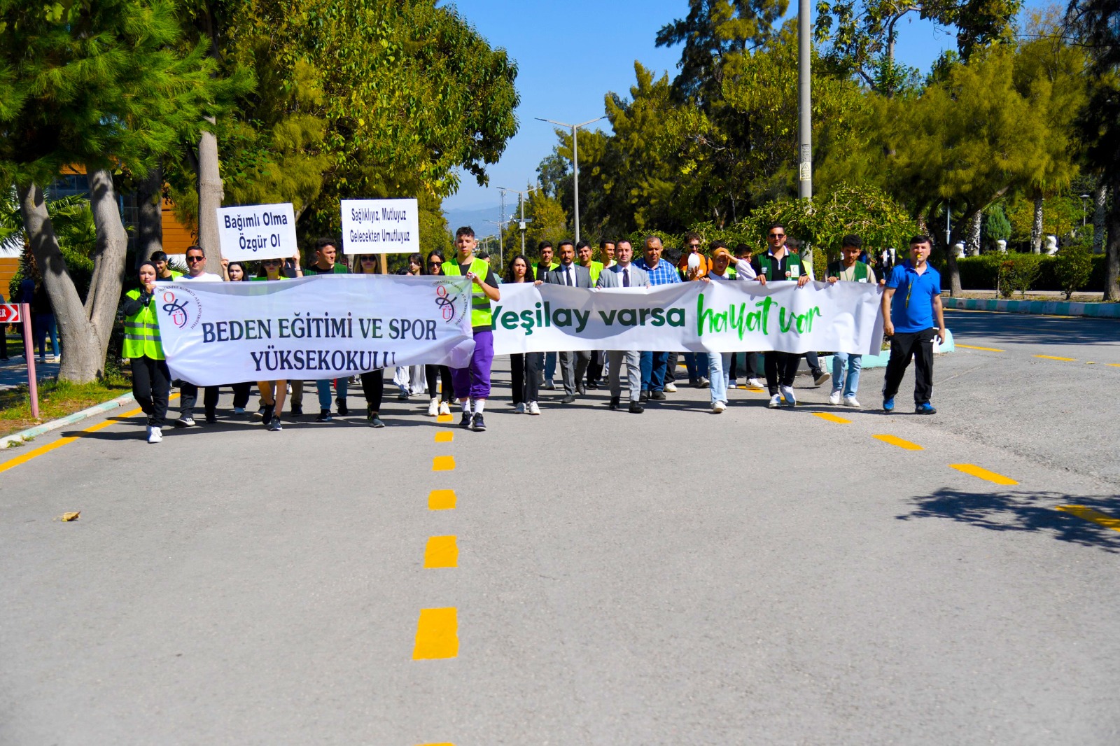 Öğrencilerimizden Sağlıklı Yaşam Yürüyüşü