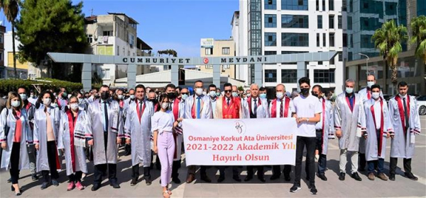 Üniversitemiz 2021-2022 Akademik Yılı Açılışı Kapsamında Yürüyüş Düzenlendi