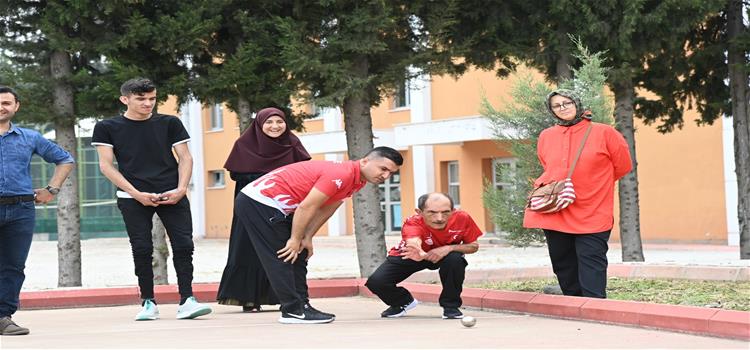 Osmaniye Özden Huzurevi Bocce Takımı ve Huzurevi Sakinleri Üniversitemizde