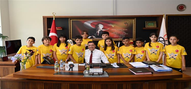 Osmaniye Samet Aybaba Spor Lisesi Müdür ve Öğrencilerinden Rektörümüze Ziyaret