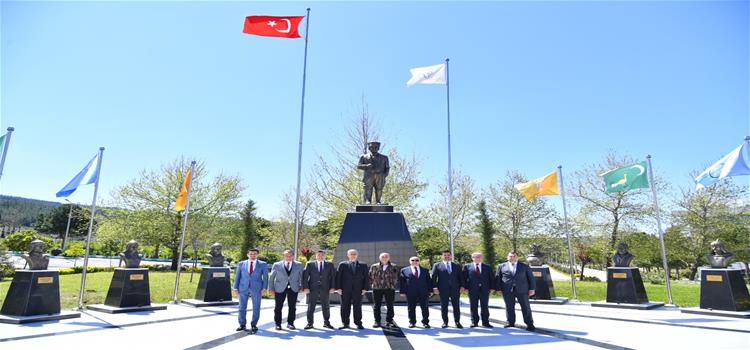 MHP Genel Başkan Yardımcısı Prof. Dr. Kamil Aydın’dan Rektörümüze Ziyaret