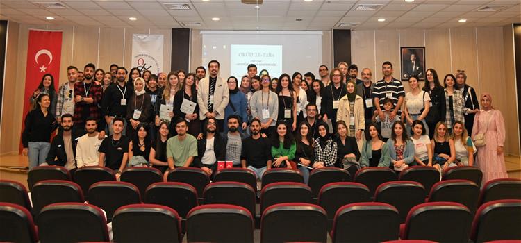 Üniversitemiz İngiliz Dili ve Edebiyatı Bölümü 1. Lisans Öğrencileri Konferansı Düzenlendi