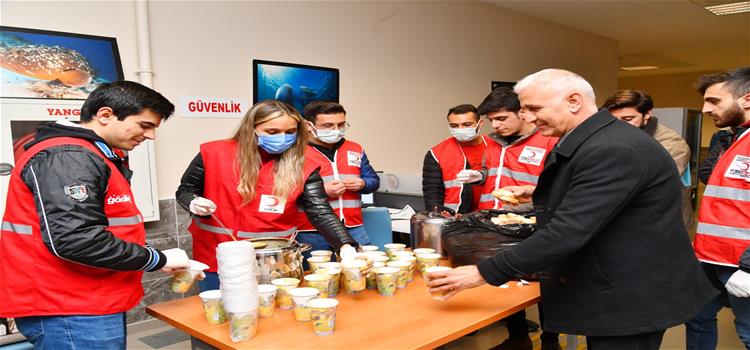 OKÜ Kızılay Kulübü'nden Öğrencilerimize Çorba İkramı 