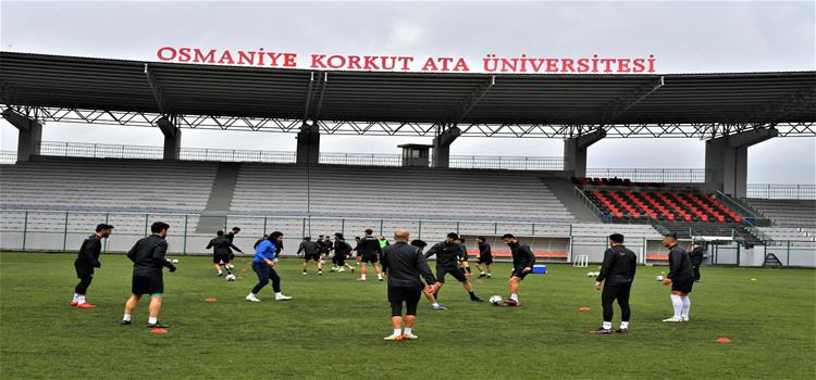 Üniversitemiz, İlimiz Profesyonel ve Amatör Spor Kulüplerine Spor Tesislerini Açtı