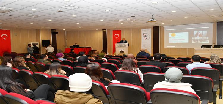 Sağlık Yönetimi Bölümü, Liderlik ve Duygusal Zekâ Başlıklı Konferans Düzenledi