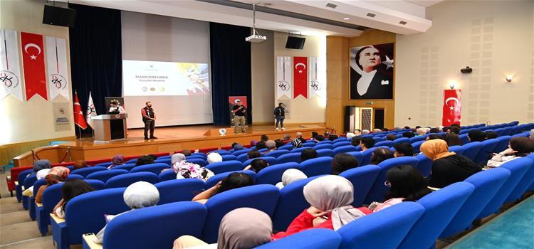 Üniversitemizde “Narko Gençlik” Başlıklı Program Düzenlendi