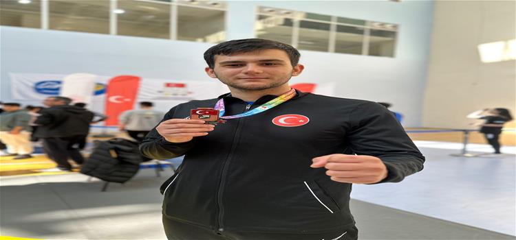 Taekwondo Branşında Başarılı Öğrencimiz Yüksekokulumuzu Gururlandırdı