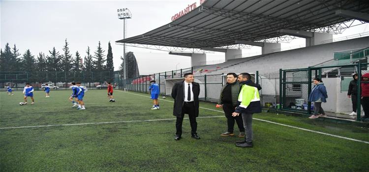 Rektörümüz OKÜ Stadyumu Tadilat Çalışmalarını Yerinde İnceledi