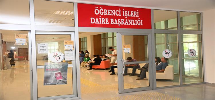 Üniversitemizde Öğrenim Görmeye Hak Kazanan Öğrencilerimiz Online ve Yüz Yüze  Kayıtlarını Tamamladı 