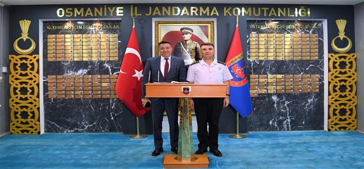 Rektörümüz Görevine Başlayan İl Jandarma Komutanı Jandarma Kıdemli Albay Halit Gülten'i Makamında Ziyaret Etti